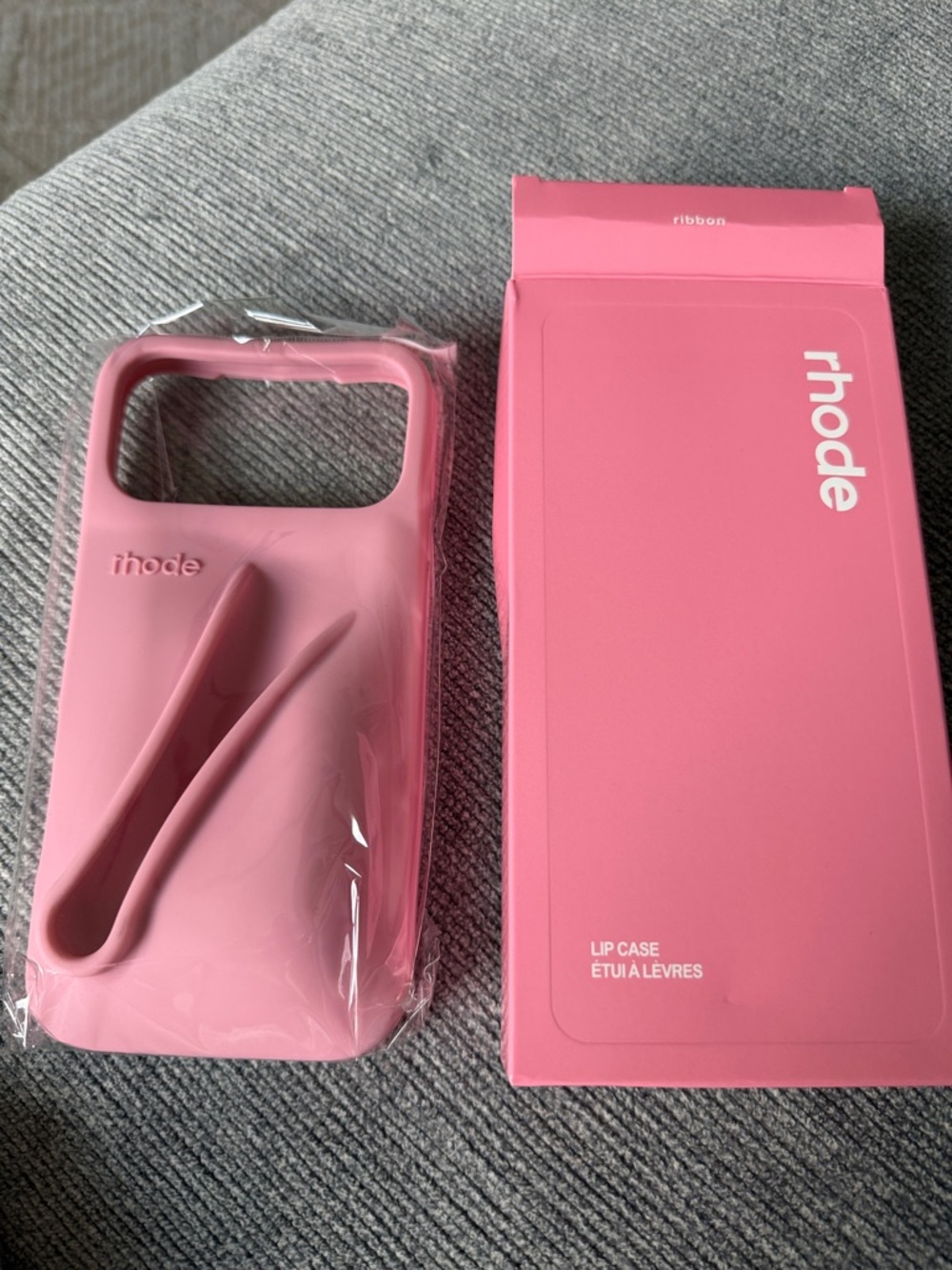 Rhode Ribbon Lip Case for iPhone 17 Pro Max